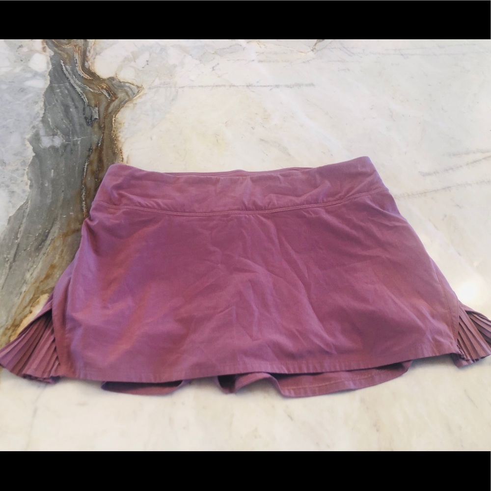 EUC Lululemon Mauve Skirt